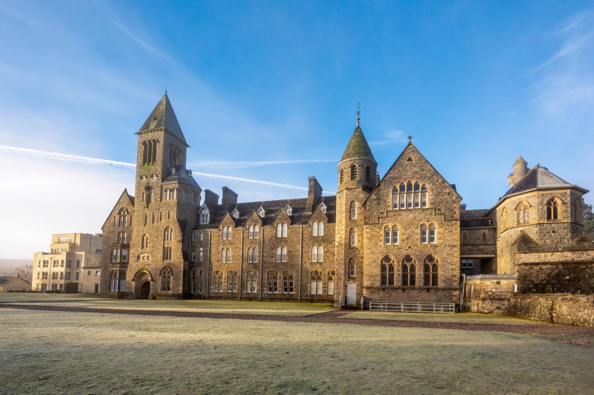 The Caledonian 3 Bedroom Self Catering Apartment In Historic Abbey Fort Augustus Zewnętrze zdjęcie